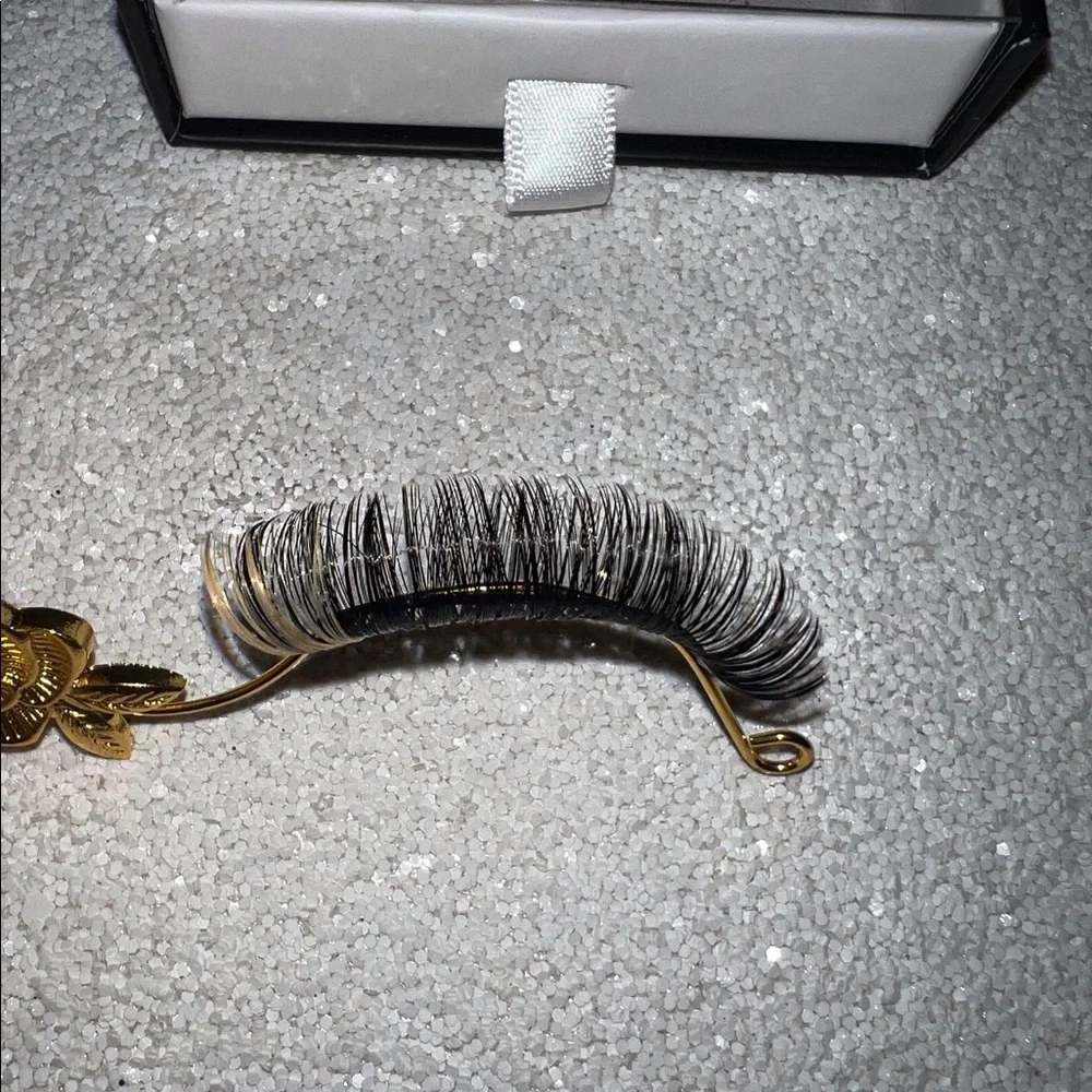 Faux mink eyelashes “creamsicle” - Picture 7 of 9